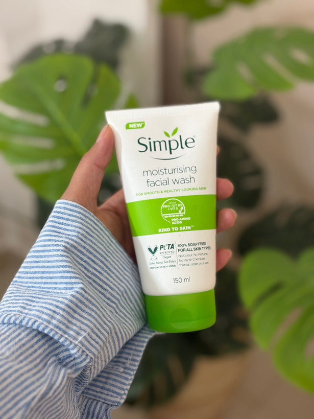 شوینده moisturising سیمپل🌱