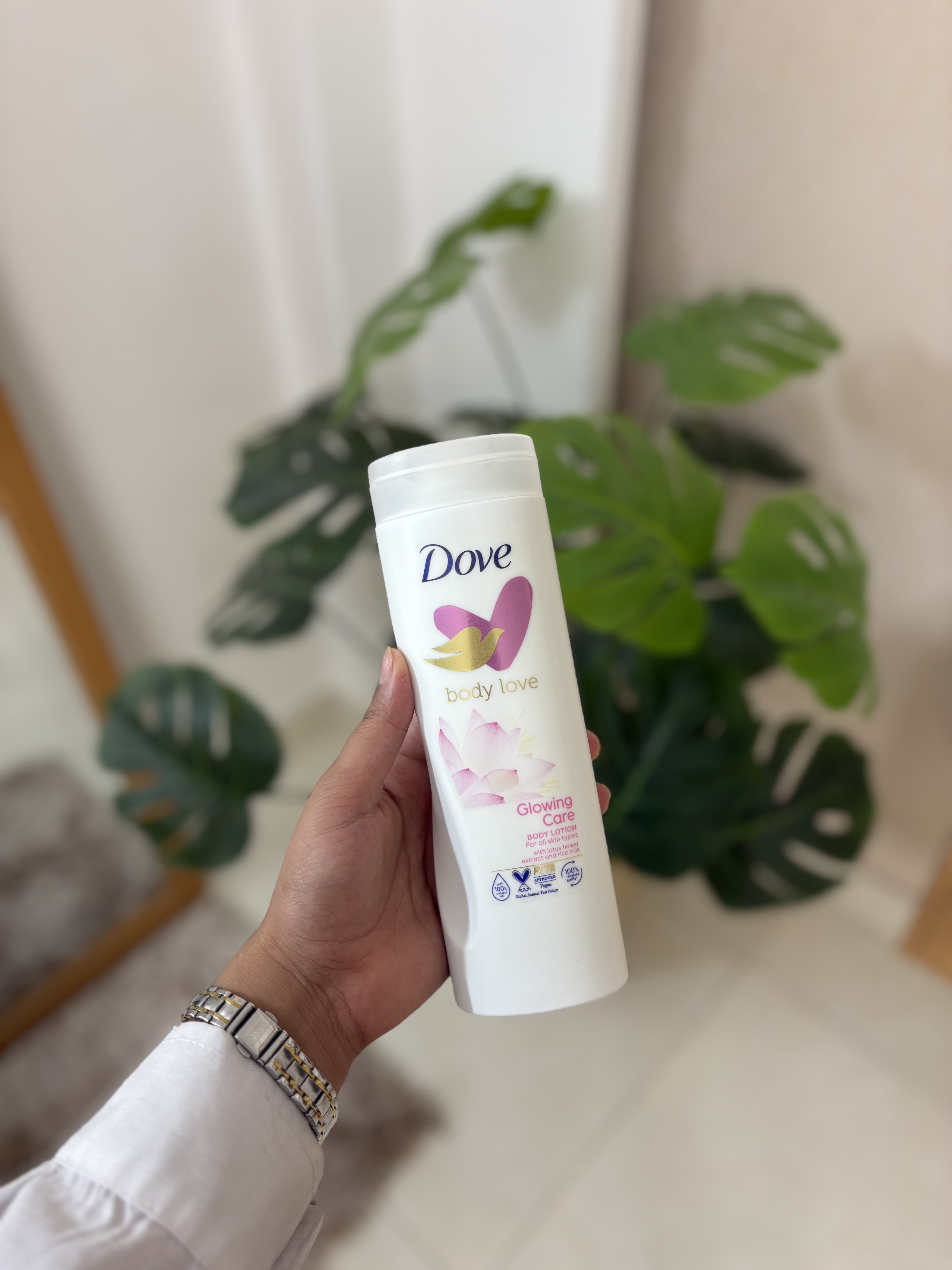 لوسیون بدن ۴۰۰ میل داو Glowing care